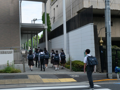 P1112221