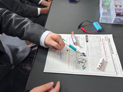 38413034-02c7-4d81-a8e2-176cfe654821