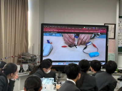 f0fe0725-b8a4-4b82-b8fd-6c631deb3e85