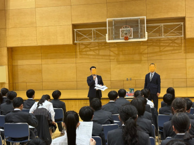 37f97ff4-7b35-415d-ba2f-da1f8d924c98