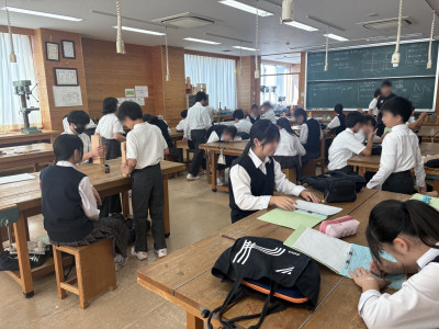 aba0360d-7cc9-447f-89fb-c4572e62cb8c